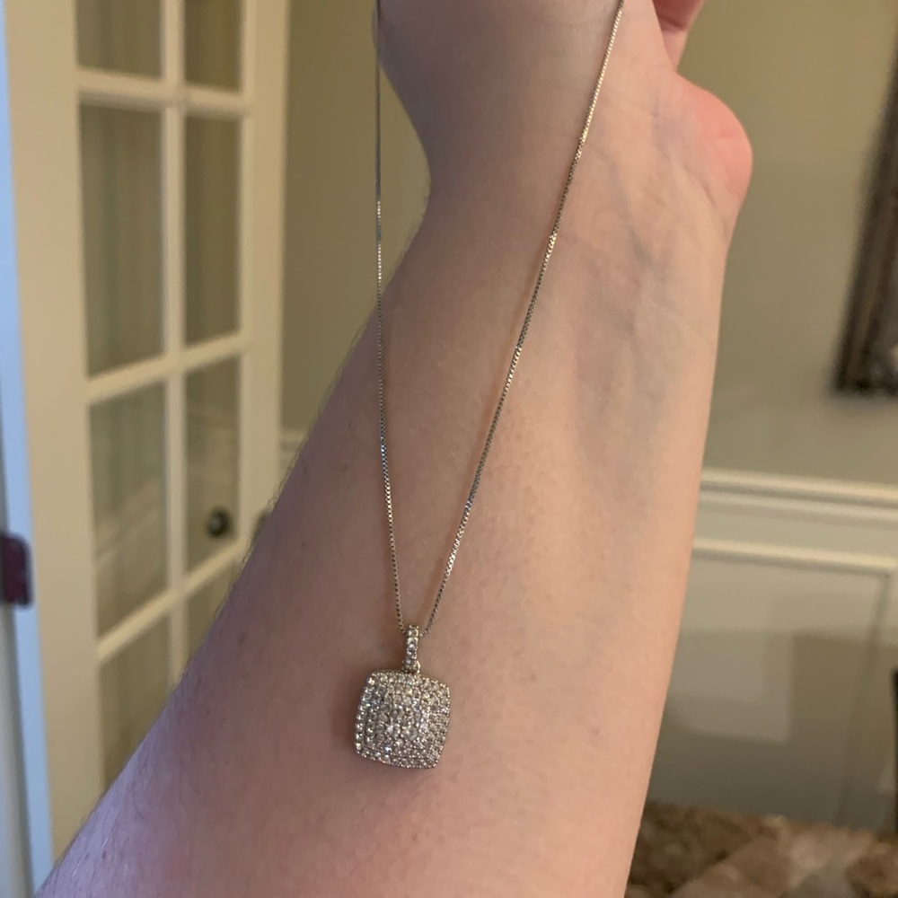 WHITE SAPPHIRE STERLING SILVER NECKLACE